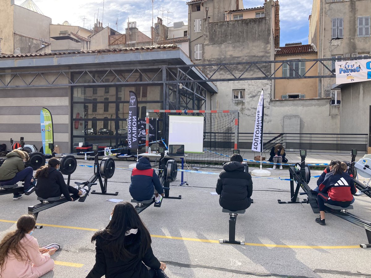 AsPeiresc's tweet photo. 2ème jour de la semaine olympique #sop21 au @COLLEGEPEIRESC 
Accueil d’une classe de cm2 en Savoir rouler.🚴🏽‍♀️
3 classes sur le projet rame en 5ème avec 1 record du Var!🚣‍♀️
Ateliers handisports et mesure ta forme @UnssVar83 @UnssNice +haltérophilie 🏋️‍♀️avec les 3eme. https://t.co/5zI1P1GV6P