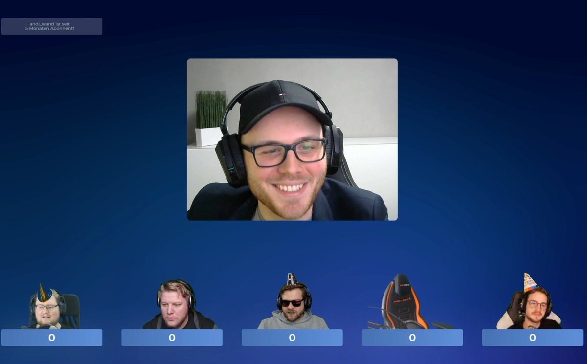 HIRO_HD1914's tweet image. Happy Birthday nochmal haha #PietSmiet #AndiLoben