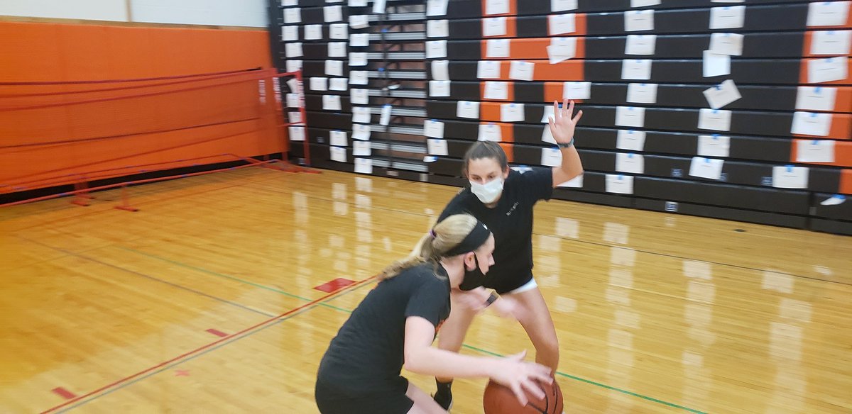 FredoniaHSathl1's tweet photo. Great to see our Fredonia Girls basketball team  working hard to get ready for their first game coming up quickly next week! @TheObserverNY @FredoniaCSD https://t.co/ZCGA65WoK1