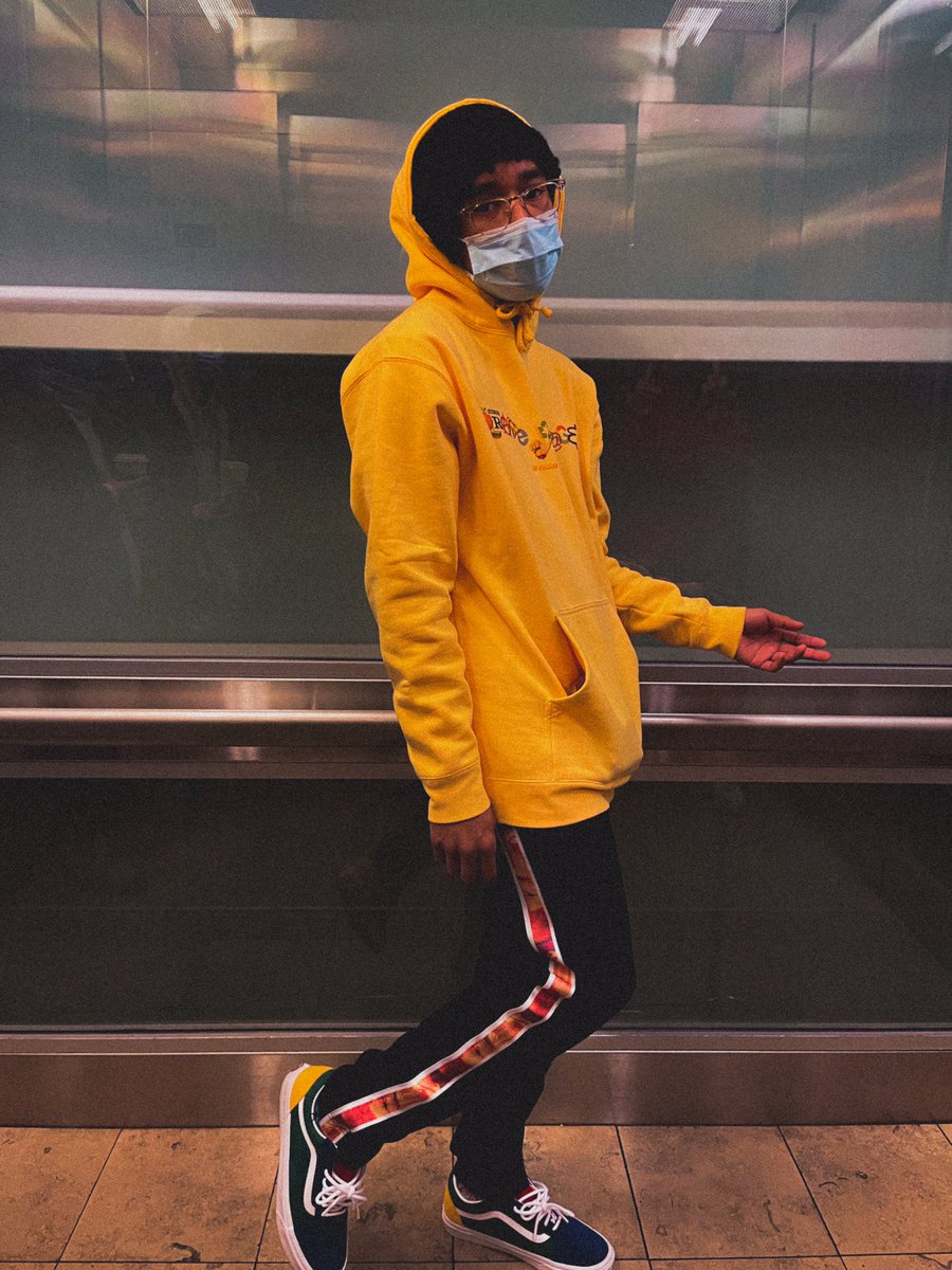 OLCLOTHING's tweet photo. 🍊FEATURING @zero_2is 🧡🟠 https://t.co/rrNU0NvjLA