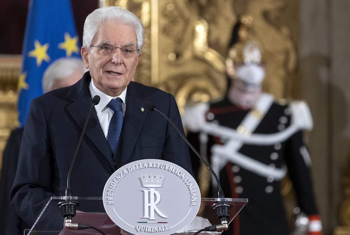 #Mattarella: Ho il dovere di sottolineare, come il lungo periodo di campagna elettorale - e la conseguente riduzione dell’attività di governo – coinciderebbe con un momento cruciale per le sorti dell’Italia