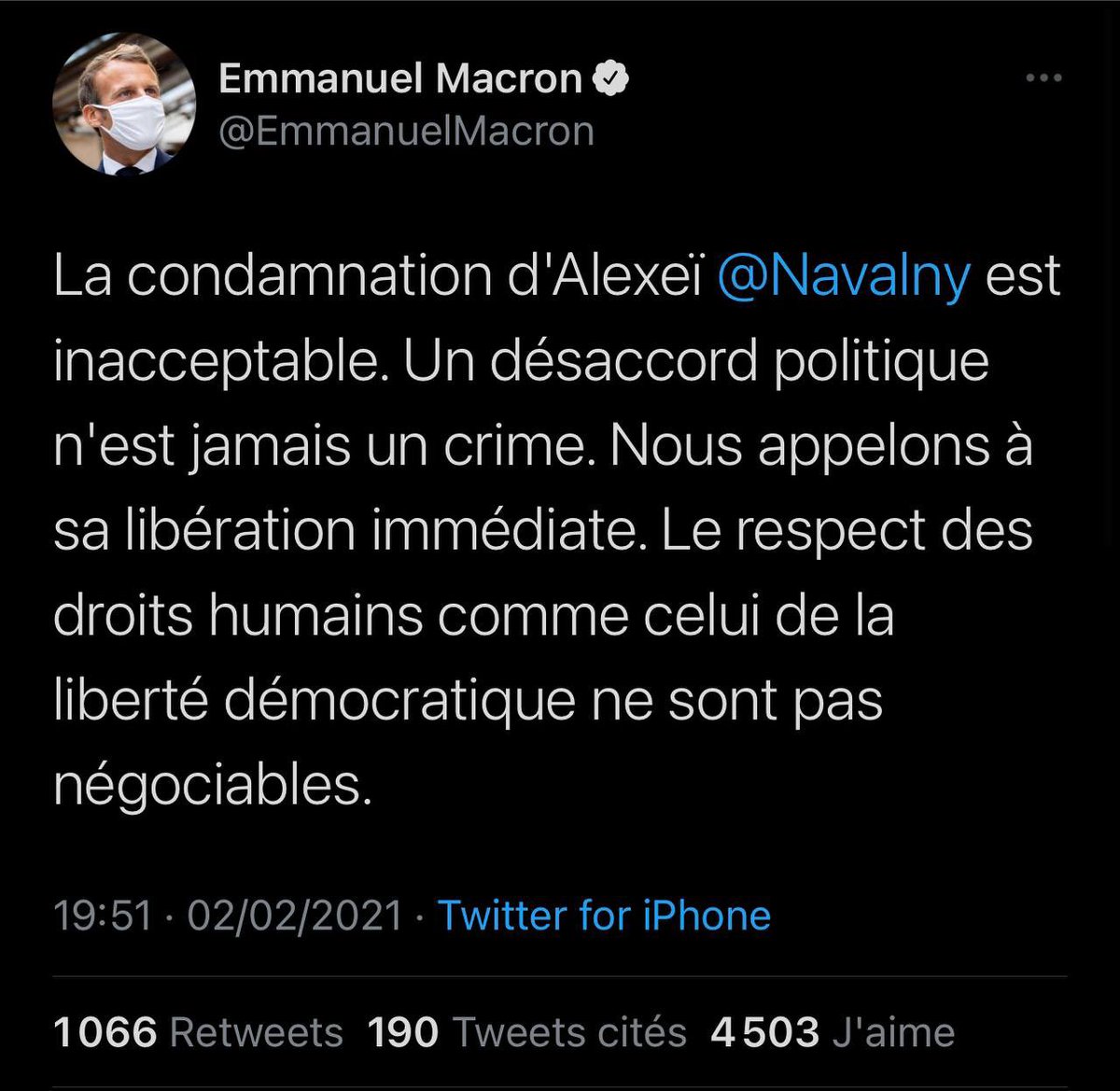 Voltuan's tweet photo. #Macron @macron ment effrontément c'est un #JanusAux2Visages il feint d'oublier que lui & ses sbires #LREM pratiquent la #ViolenceDEtat depuis 2017 avec notamment le #ScandaleDEtat #Benalla #MacronGate #CastanerGate & la répression lors des manifs #giletsjaunes etc. @la_chouet https://t.co/aa5XPorQvw