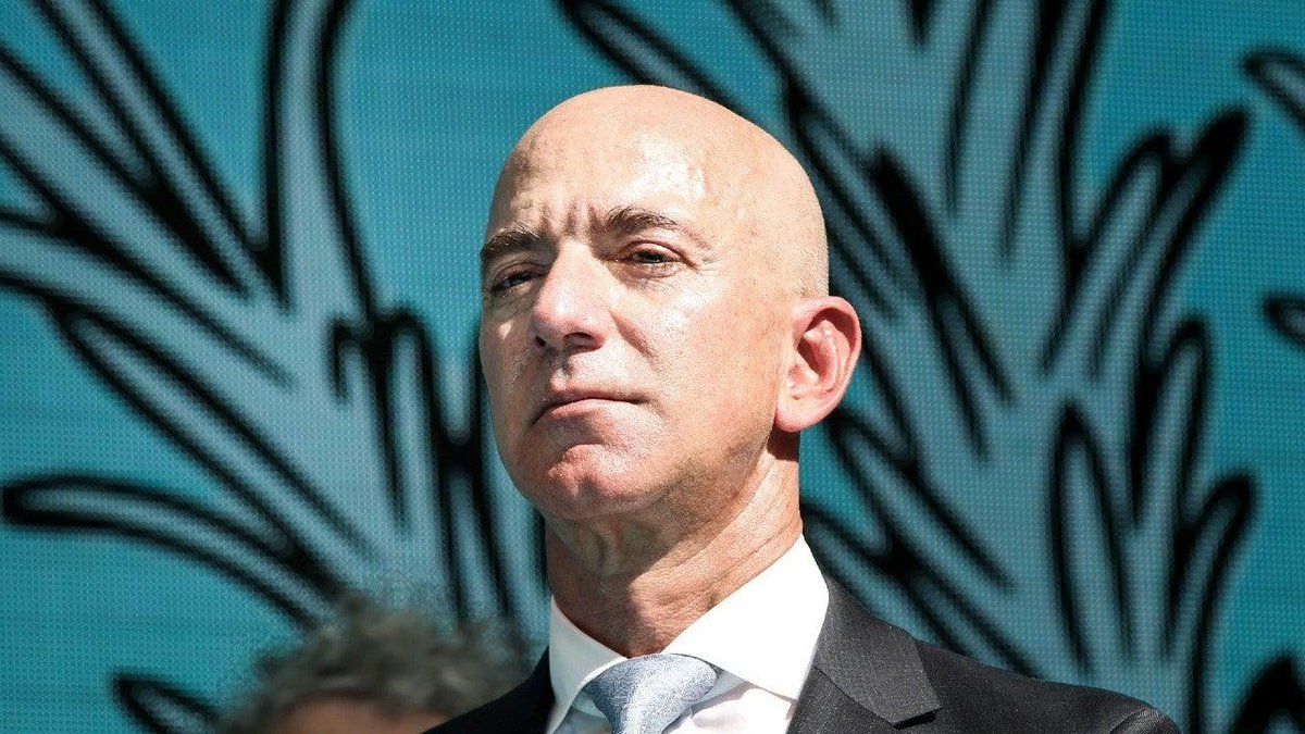 IGN's tweet photo. Jeff Bezos is officially stepping down as Amazon's CEO. https://t.co/fywKVlBhip https://t.co/Oxz14RBclH