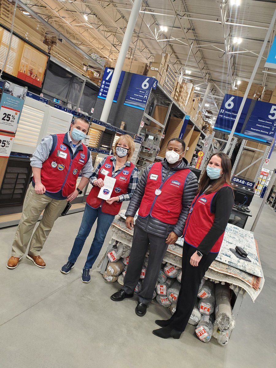 JasonR2260's tweet photo. Great visit from our new RVP Joel Cogdell and the Regional Team walking and talking spring, P51 Project and celebrating some outstanding associates in store #1004 S. Myrtle Beach!! Ready to WIN 2021!! #LoveWhereYouWork @lowes @CogdellJoel https://t.co/puPeMIoXho