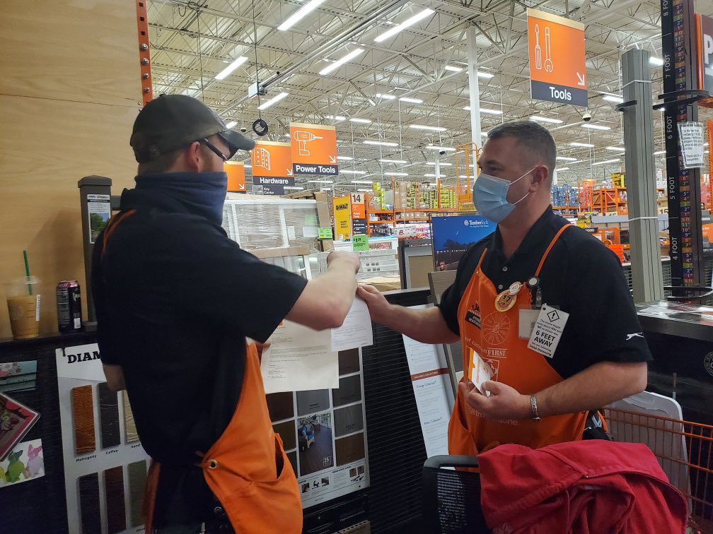 John, newly promoted DS at 2209, being recognized by our RVP for living our values. Nice job John! Really proud of you! <a href="/NathanMcAleese/">Nathan McAleese</a> <a href="/jefflimle/">Jeffery Limle</a> <a href="/HinckJ/">Mike Hinck</a> <a href="/kear_tiffany/">Tiffany Kear</a> <a href="/CampSweenScott/">Scott Sweeney</a>