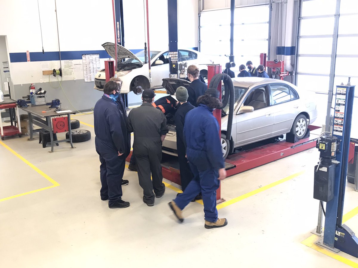 rvsmechtrain's tweet photo. Our intermediate and advanced students are back and excited to work!!  We are now booking appointments for repairs and maintenance, email rvsmechtraincentre@rockyview.ab.ca  to set up yours! @rvsclc_rvso #rvsed https://t.co/oynfVvKx7U