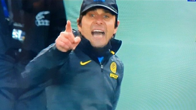 #InterJuve Sei sempre tu <a href="/Cristiano/">Cristiano Ronaldo</a> sei sempre tu... anche dalla linea laterale... #TrinceaJuve @francedit <a href="/gianper/">gianper</a> <a href="/matusa69/">Andrea Uggetti</a> <a href="/VFrancavilla/">Valentina Francavilla</a> <a href="/VitoSodano/">Vito Sodano</a> <a href="/giancarlosudano/">Giancarlo Sudano</a>  <a href="/contz/">Contz</a> <a href="/mattscanna/">Matteo Scannavini</a> <a href="/mikid303/">Michele Donati</a>