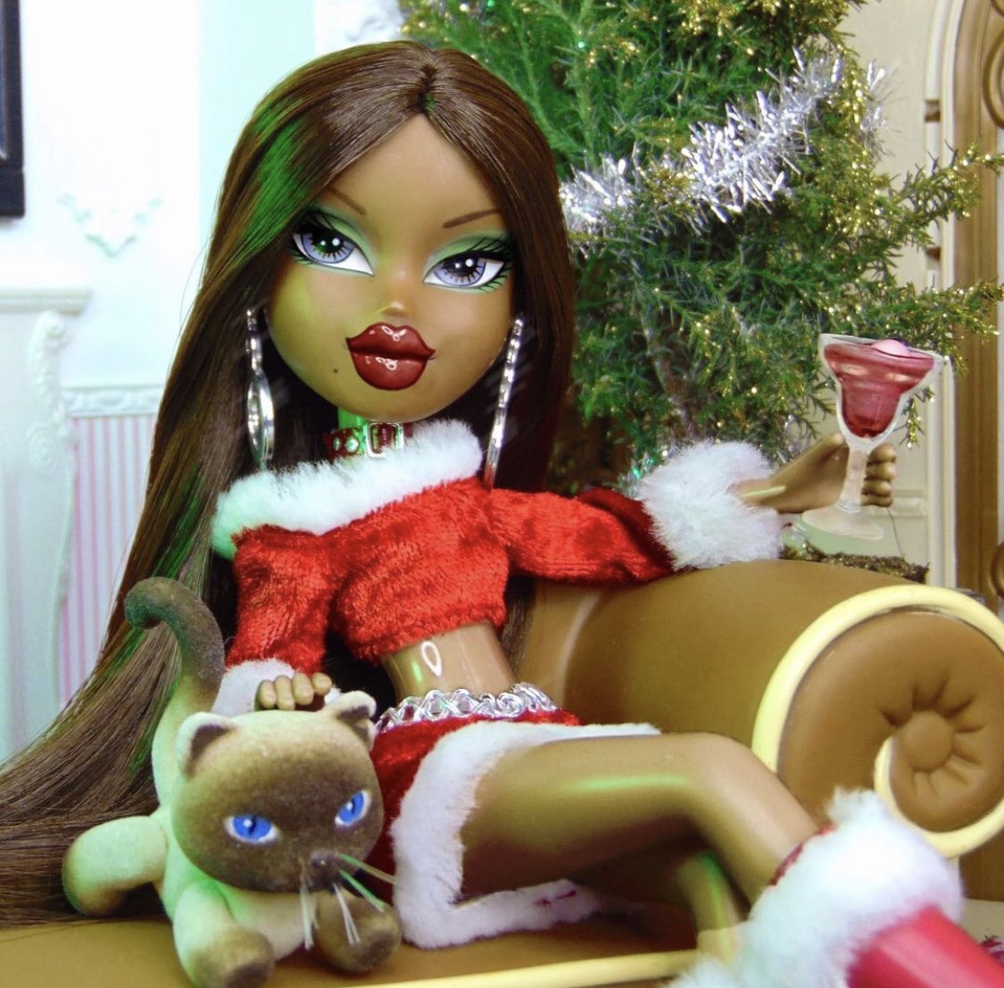 BratzGlam's tweet photo. cr. blondebratz https://t.co/5szktt4pLf