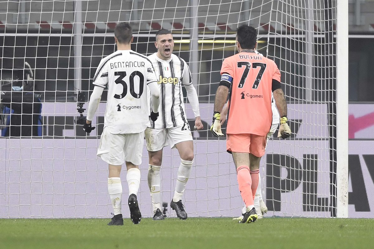 gianluigibuffon's tweet photo. 1100 volte come la prima volta. 
Adesso. 
Ancora una volta.
Fino alla fine! 
⚪️⚫️

#InterJuve https://t.co/hVF3jQenEW