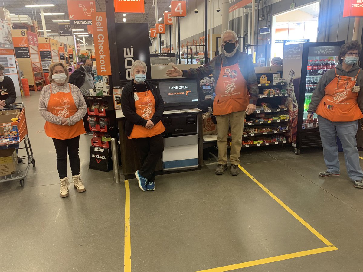 Big shout out to our Head Cashier Bonnie for 5 years of service and never missing work! <a href="/Amazonwarrior19/">Glenda Smith</a> <a href="/NalleyChris/">nalley's</a> <a href="/ajbabe02/">Amanda Baber</a>