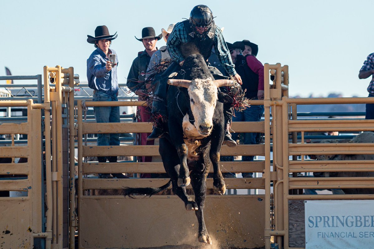 Lake Havasu didn’t go as planned but it felt good to be going down the road again #flyinlowe