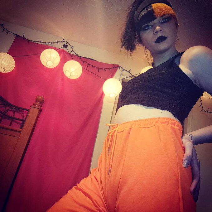 Im living for this look🧡🖤 #trans #makeup #Florida #LifeAfterCovid19 #mtftransformation #LGBTQ #Egirls<a href="/tag/trans"class="tags">#trans</a><a href="/tag/makeup"class="tags">#makeup</a><a href="/tag/florida"class="tags">#Florida</a><a href="/tag/lgbtq"class="tags"><span>#lgbtq</span></a><a href="/tag/egirls"class="tags"><span>#egirls</span></a><a href="/tag/lifeaftercovid19"class="tags"><span>#lifeaftercovid19</span></a><a href="/tag/mtftransfor"class="tags"><span>#mtftransfor</span></a>