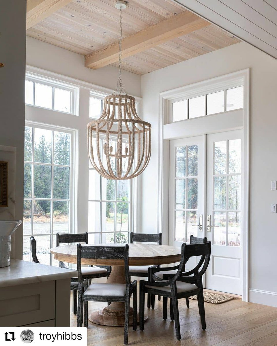 A bright and beautiful dining area in  Monika & Troy Hibbs' gorgeous new home with custom Westeck windows. 😍
#customhomes #customhomedesign #diningarea #kitchensofinstagram  #interiordesign #customwindows #windowdesign #fenestration #beautifulhomesofinstagram