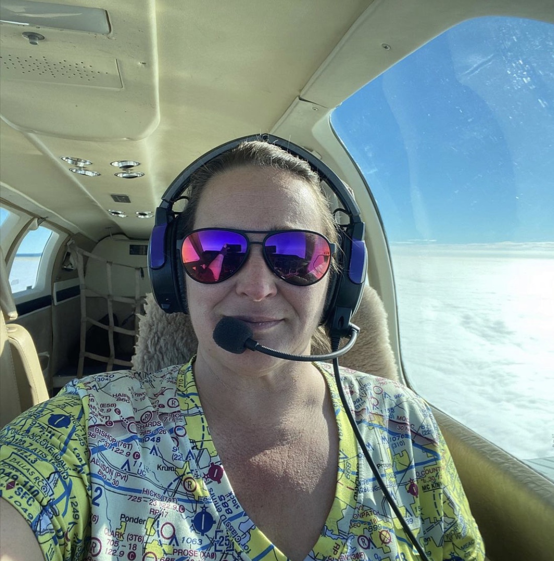 ChartitAll's tweet image. Never get lost en route with our custom sectional shirts! Just kidding, they're not for navigational purposes. Where are you flying to this week? #ChartItFlyItWearIt #aviation #flying
📸: @cfi_mom on Instagram