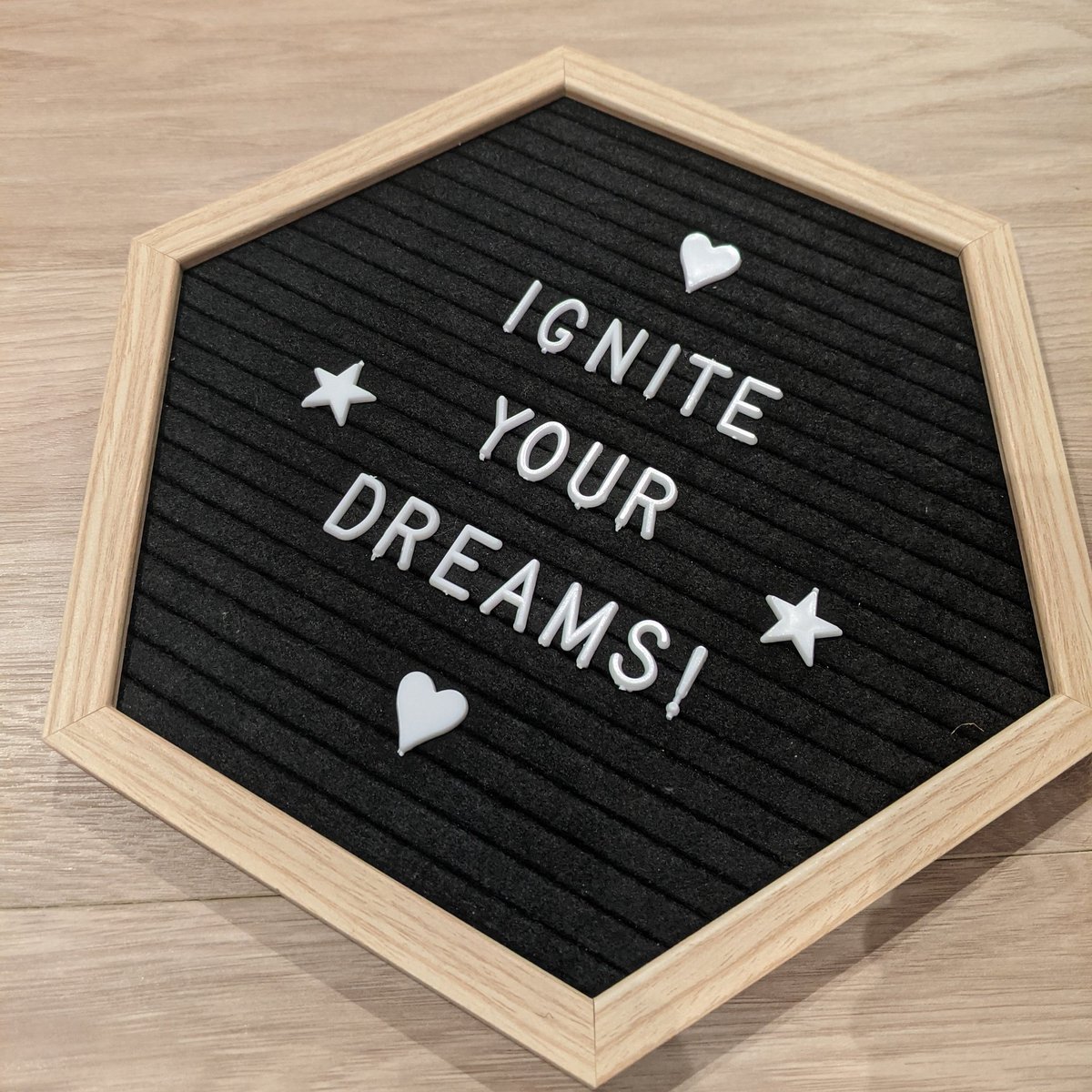 lauraoliver_'s tweet photo. Be fearless in the pursuit of what sets your soul on fire #signfun #goals https://t.co/ijQt4WUq0b