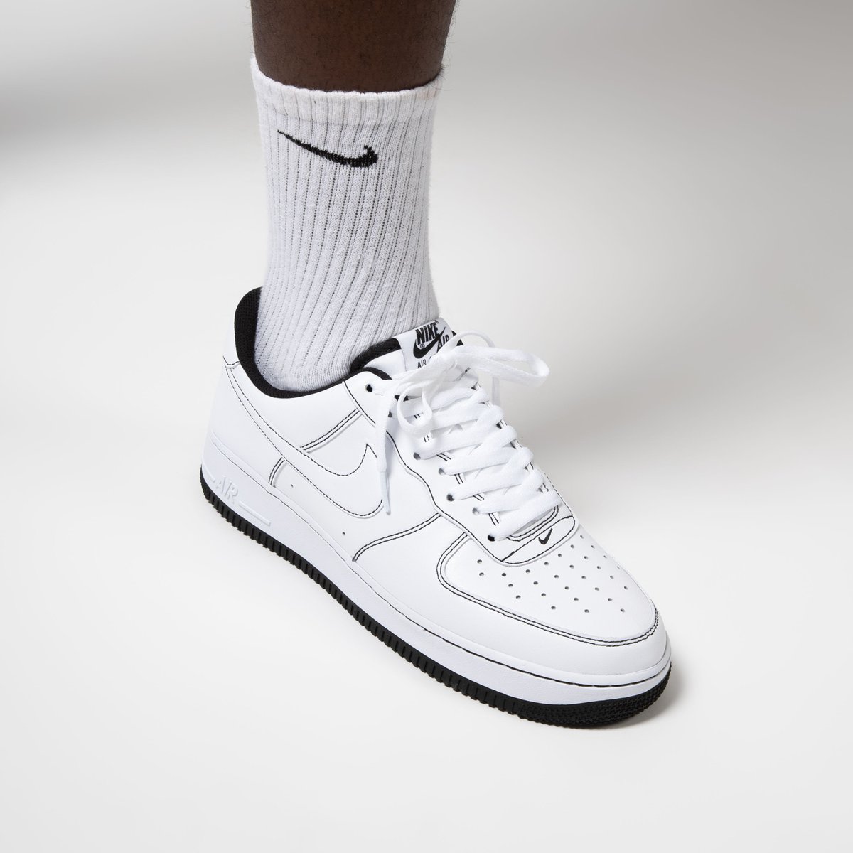 nike air force 1 low contrast stitch white black