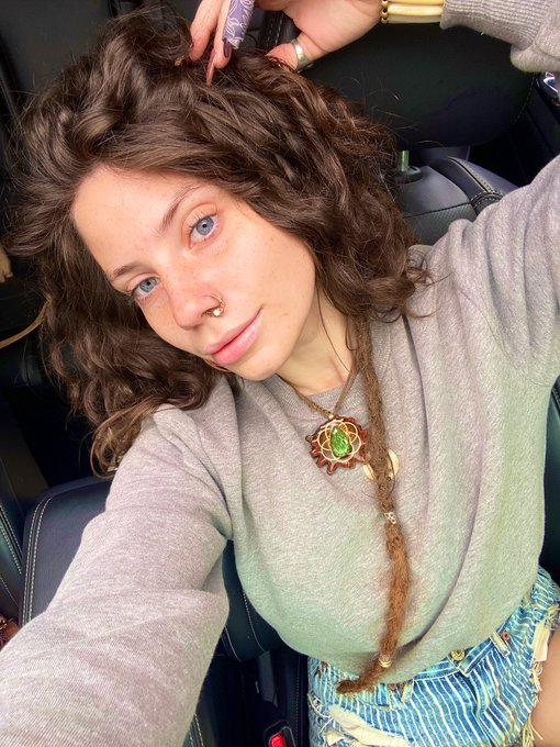 2 pic. ~ pussy~                                      ~face~ https://t.co/JOVmULK5Uv