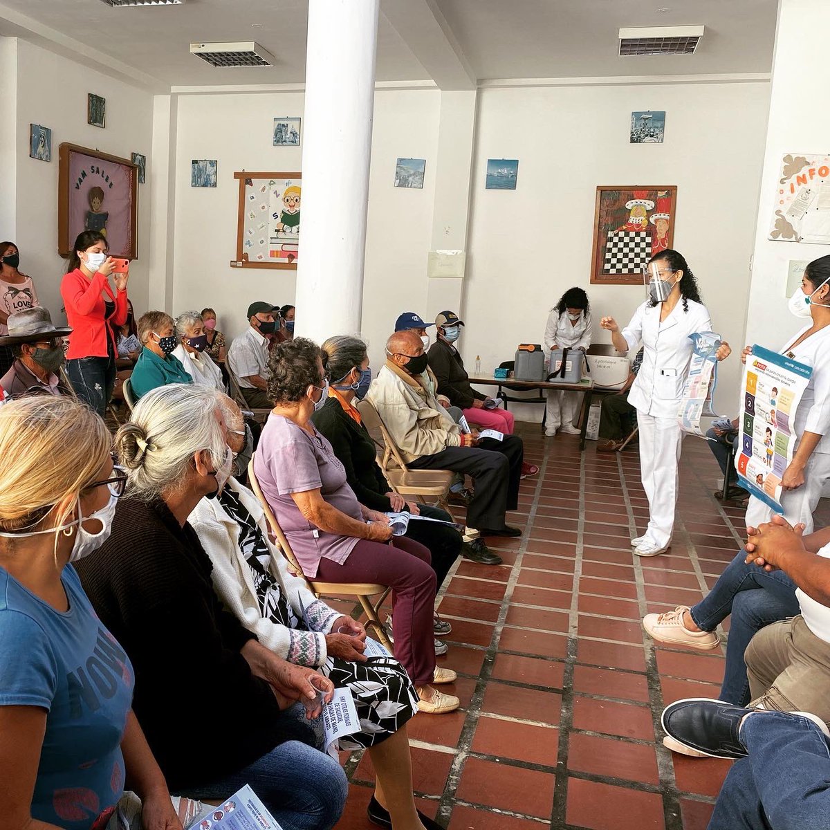laidygomezf's tweet photo. #2Febr Atención epidemiológica para #Borota
@GobiernoTachira sigue desarrollando programas de prevención y atención frente al COVID19, en sectores más vulnerados por la crisis social.
@Corposalud_tach en la calle🙏🏻 https://t.co/5hV65B1qIt