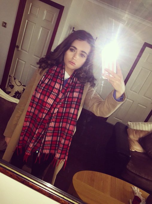 love my tartan scarf, so patriotic x https://t.co/aNJJR3QwGI