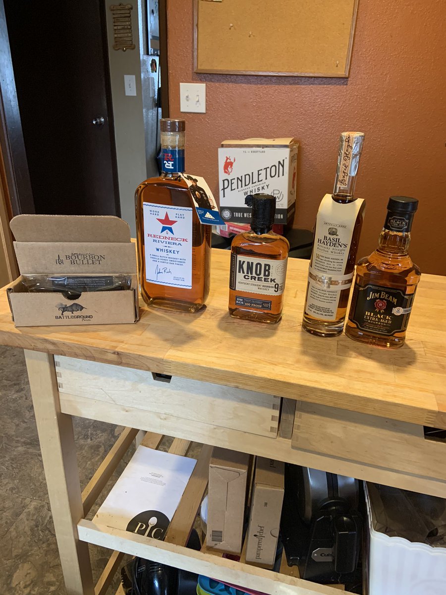 BrewGuyDC's tweet photo. Whiskey tasting and experimenting with #bourbonbullets https://t.co/JZEKdpUmj4