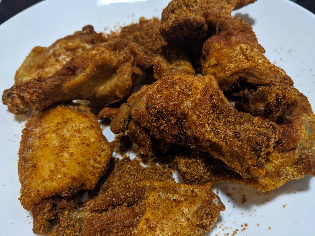 rfcarley's tweet image. Excellent wings and salad, as usual @EdwardsRest