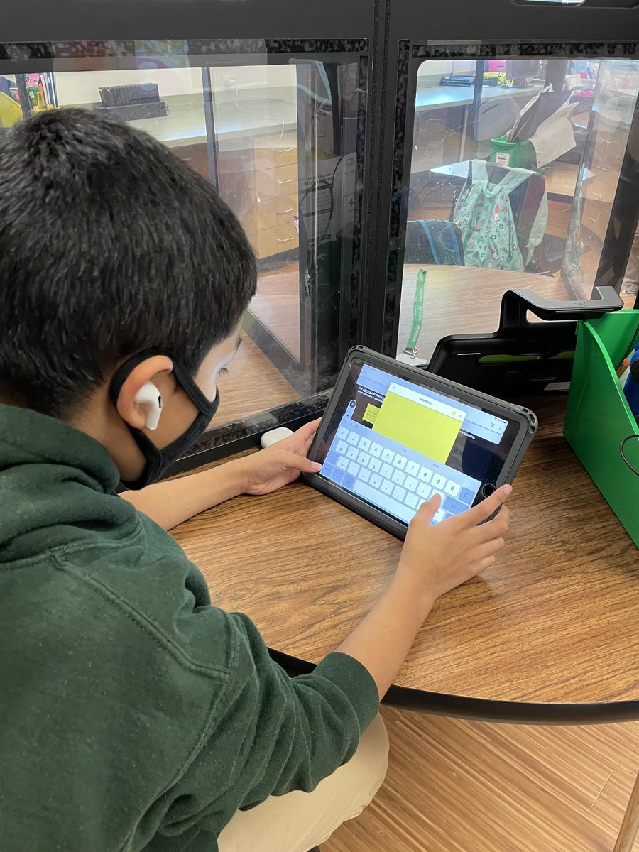 courtneyjwright's tweet photo. My @CBEBears know that we open and close words spoken aloud with quotation marks! @writeguyjeff #PatternsofPower #risdace #risdgreatness #4thgradewriting https://t.co/PfDJvvr9e3