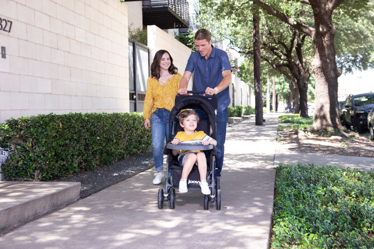 joovy's tweet photo. The Caboose Graphite makes strolling with 2 a breeze ๐๐๐
#joovy #stroller #caboose #doublestroller #activeliving #getoutdoors #parentswhowander #familytime #familylife #adventuretime #activelifestyle https://t.co/LhP6x2wtyu