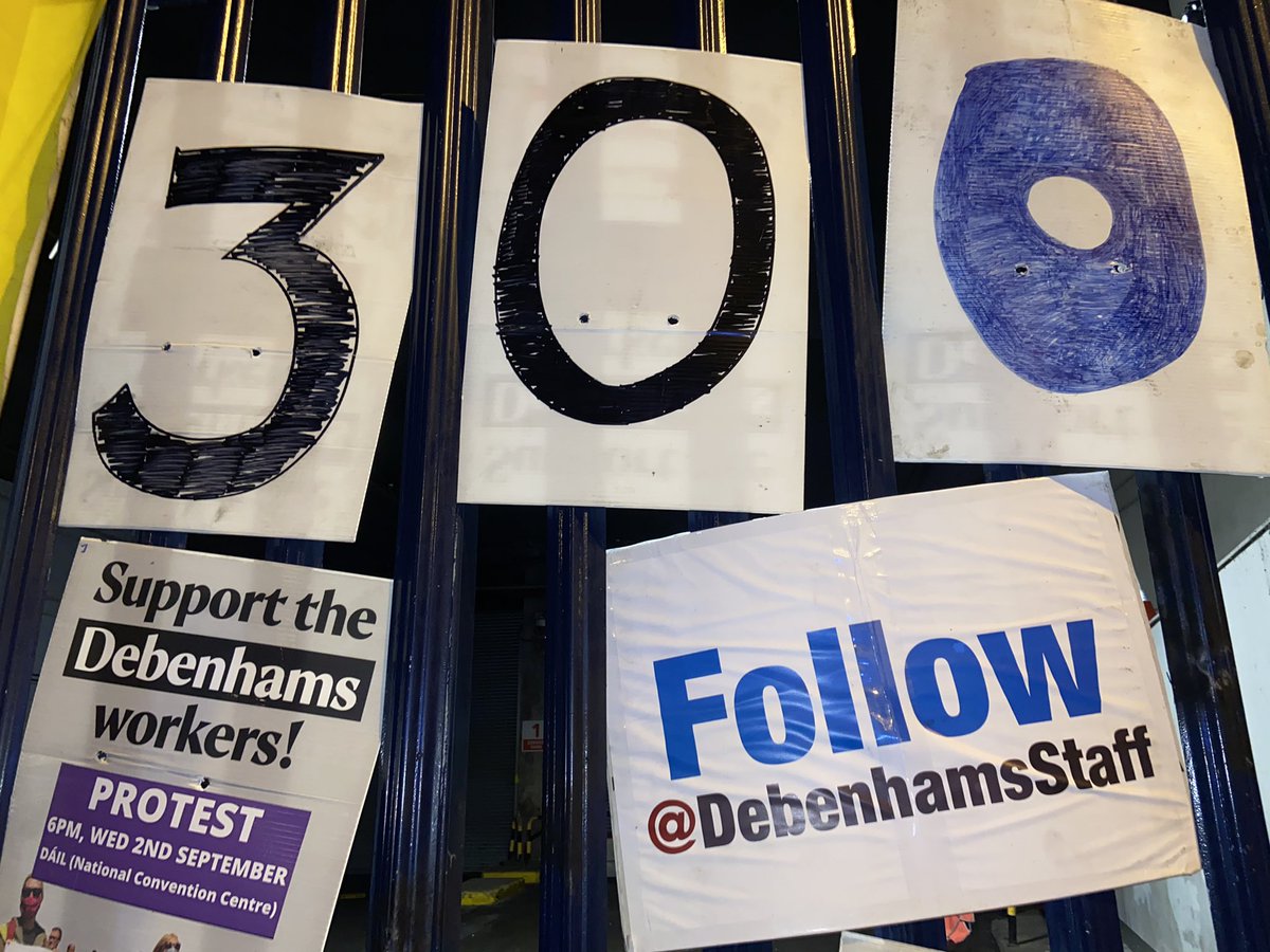 DebenhamsStaff's tweet photo. DAY 300
#DebenhamsWorkers #300days #SupportDebenhamsWorkers
#Debenhams #Dublin
#StrikingIsNotACrime
#DontPassDebenhamsPicket #Christmas #Ireland #NewYear
#giftastic #UK #KPMG #Sale https://t.co/Usn3oTA9zV