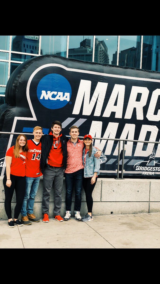 Beta_UC's tweet photo. To kick off our #alumnispotlight, we introduce our newest Beta alumni, Blake Litzinger -2402-. Blake recently graduated in December 2020 and will begin his post-college career in Milwaukee as an Investment Banking Analyst for Baird. Best of Luck in the future Litz! #BetaThetaPi https://t.co/dDL5bz6Jd2