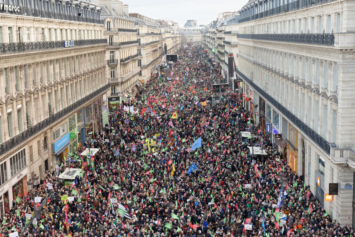 albdmt's tweet photo. ✊ Le @Senat supprime l'article 1er sur la #PMAsansPère. Bravo à ceux qui se mobilisent avec détermination aux côtés de @LaManifPourTous !

💪 Merci aux courageux sénateurs qui résistent au gouvernement ! Les débats continuent : plus que jamais, restons vigilants ! #Bioéthique https://t.co/G0nh6Et2Oh