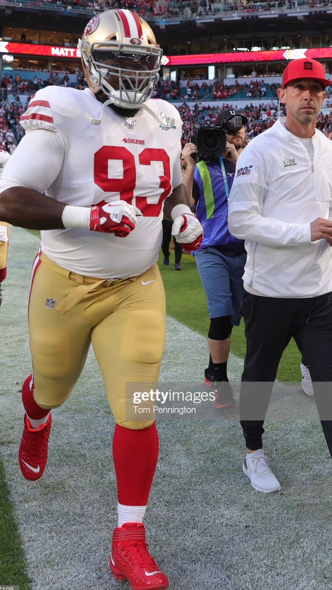EarlMitchell90's tweet photo. This day last year was the last time I put on a helmet. Happiest/Hardest day of my life. #10yearsofblood https://t.co/rsrcBAwodI