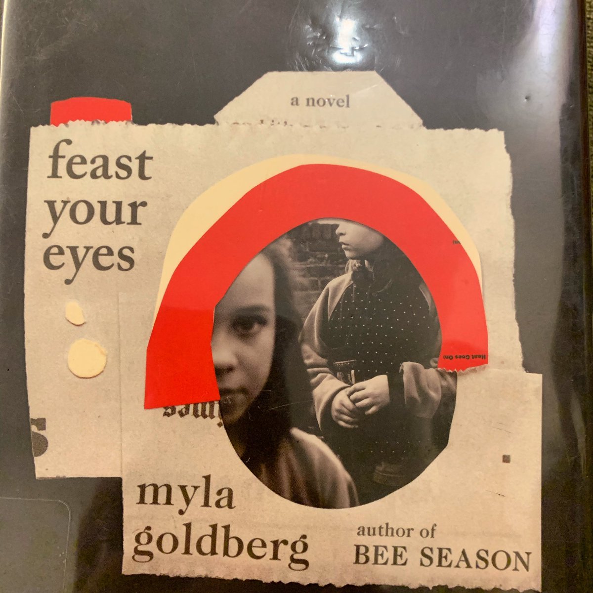Betsy_bobbin's tweet photo. @rachsyme This is the best book I’ve read in years https://t.co/xAV3UuaFYB