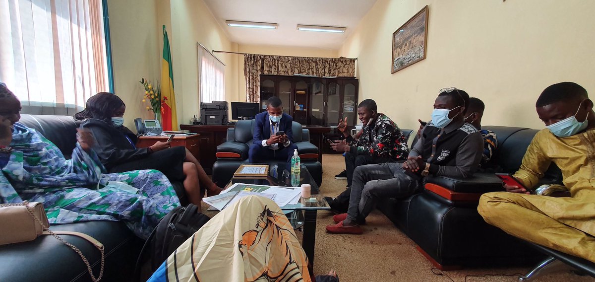 ASUBOUREM's tweet photo. Le bureau exécutif de l’ASUB a été reçu en audience le jeudi 28 Jan par M. Mohamed Salia TOURÉ Ministre de l’Emploi de la Formation professionnelle 🇲🇱 #ASUB #Mali https://t.co/0D30N9XmBU