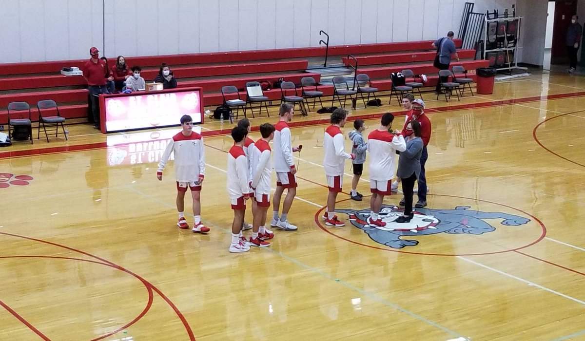 StClairR13's tweet image. #STCR13 thanks Dave and Bonnie Berkel for 28 years of service to the Jr. Dogs basketball program. #BulldogProud #BulldogNation