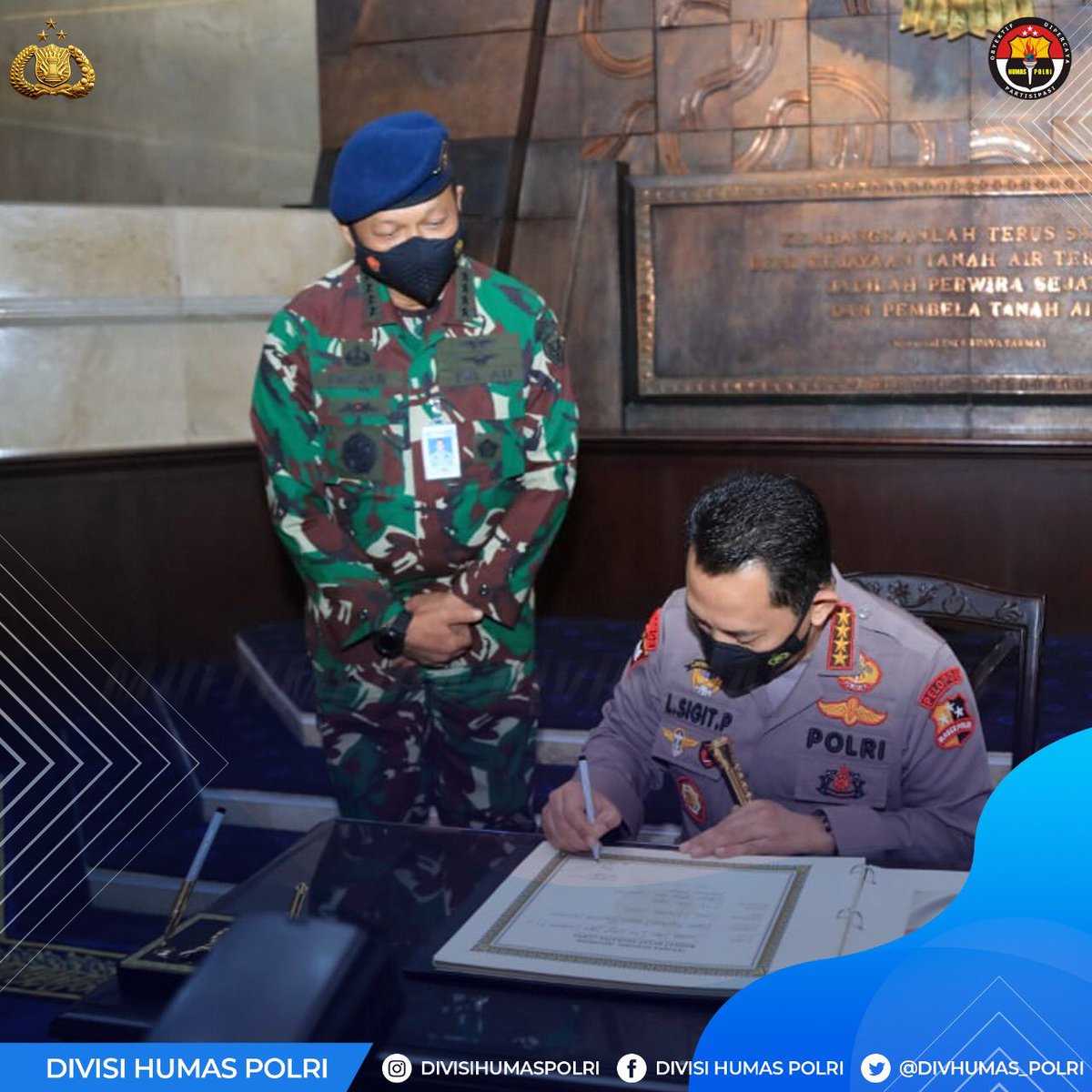 polsekjambitim1's tweet photo. KUNJUNGAN KERJA KAPOLRI KE KASAU https://t.co/EDUbFkN9kB