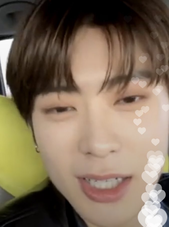 나 tweet media