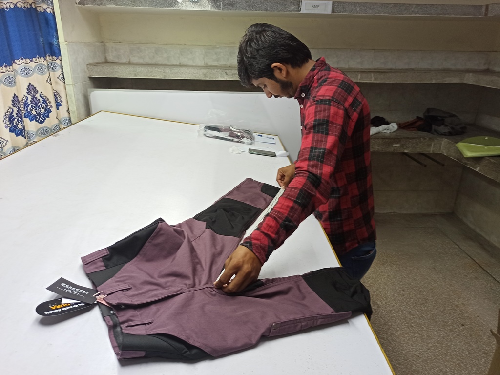 SourceProInspe1's tweet image. Cargo Work Pant Inspection 
Send Email at &quot;inquiry@sourceproinspection.com&quot; OR
Visit sourceproinspection.com
#sourcepro #sourceproinspection #inspection #Qualityinspection