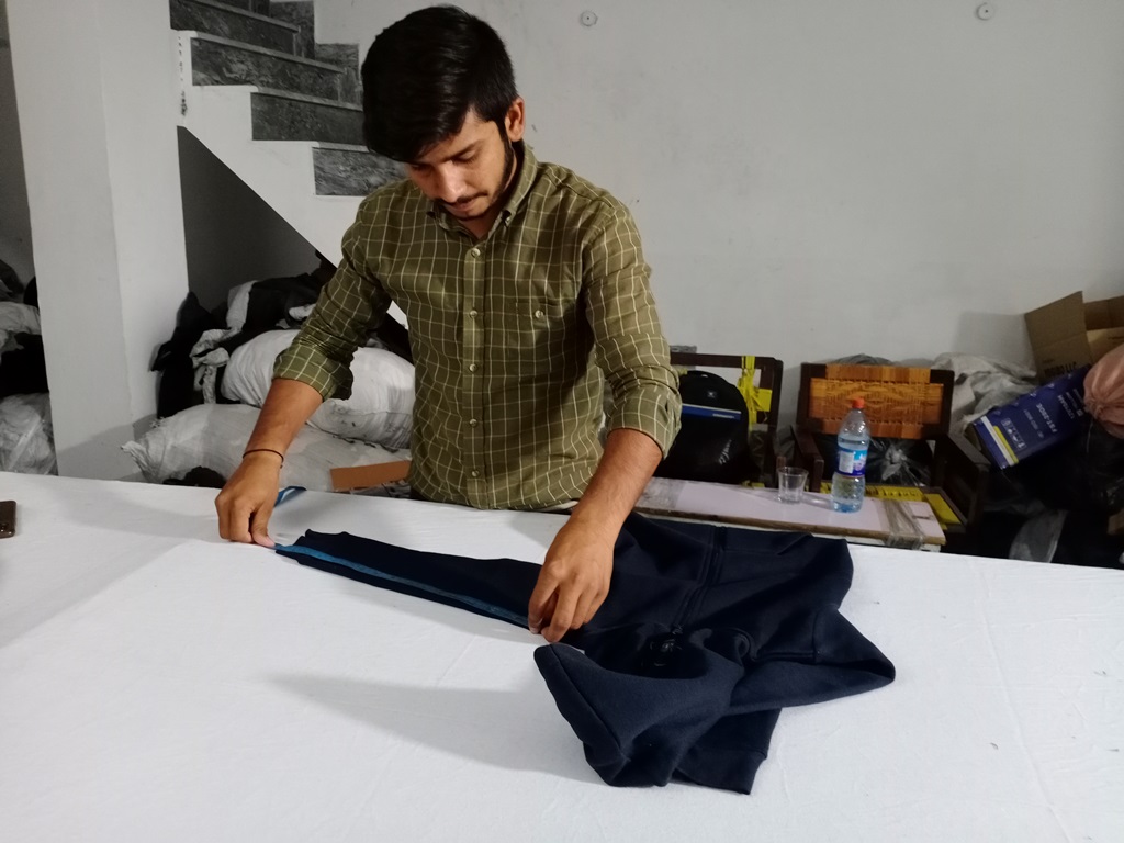 SourceProInspe1's tweet image. Knitted Garment Inspection 
Send Email at &quot;inquiry@sourceproinspection.com&quot; OR
Visit sourceproinspection.com
#sourcepro #sourceproinspection #inspection #Qualityinspection