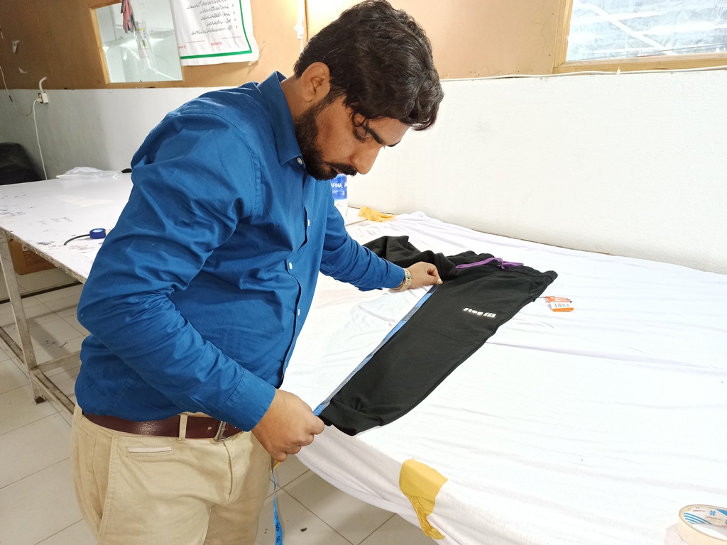 SourceProInspe1's tweet image. Sweat Pant Inspection 
Send Email at &quot;inquiry@sourceproinspection.com&quot; OR
Visit sourceproinspection.com
#sourcepro #sourceproinspection #inspection #Qualityinspection