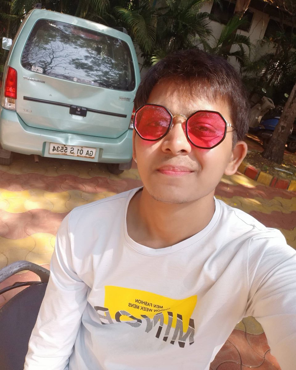 imDivyesh00's tweet photo. Let me take a   S E L F I E  🤳🏽📸
 @ Goa, India https://t.co/ckuwSt97SA