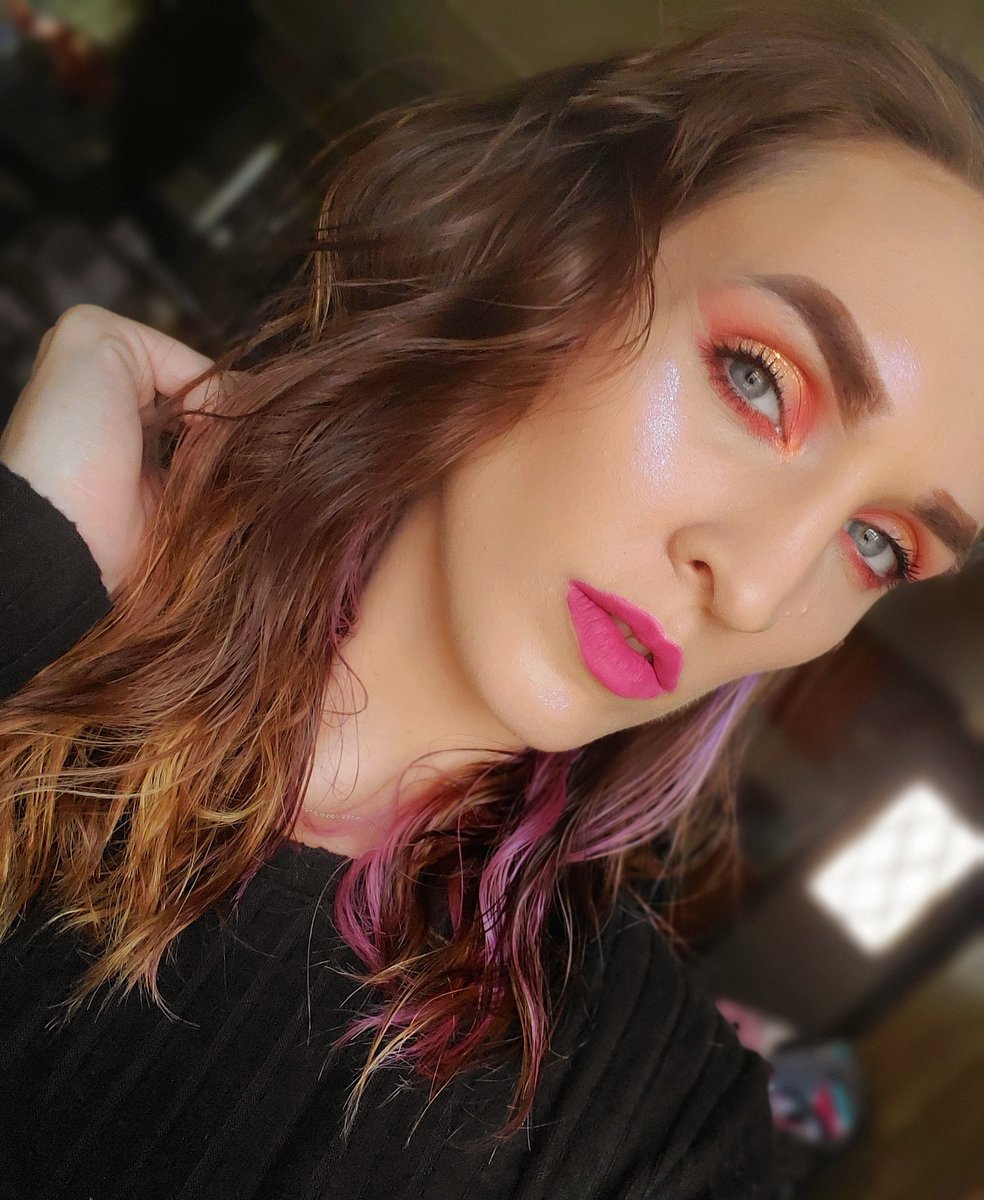 used the @colourpopcosmetics orange you glad palette 😍🍊 lips are <a href="/jeffreestar/">Jeffree Star</a> doll parts and highlighter is also @jeffreestarcosmetics foundation is <a href="/maybelline/">Maybelline New York</a> super stay 24 hour