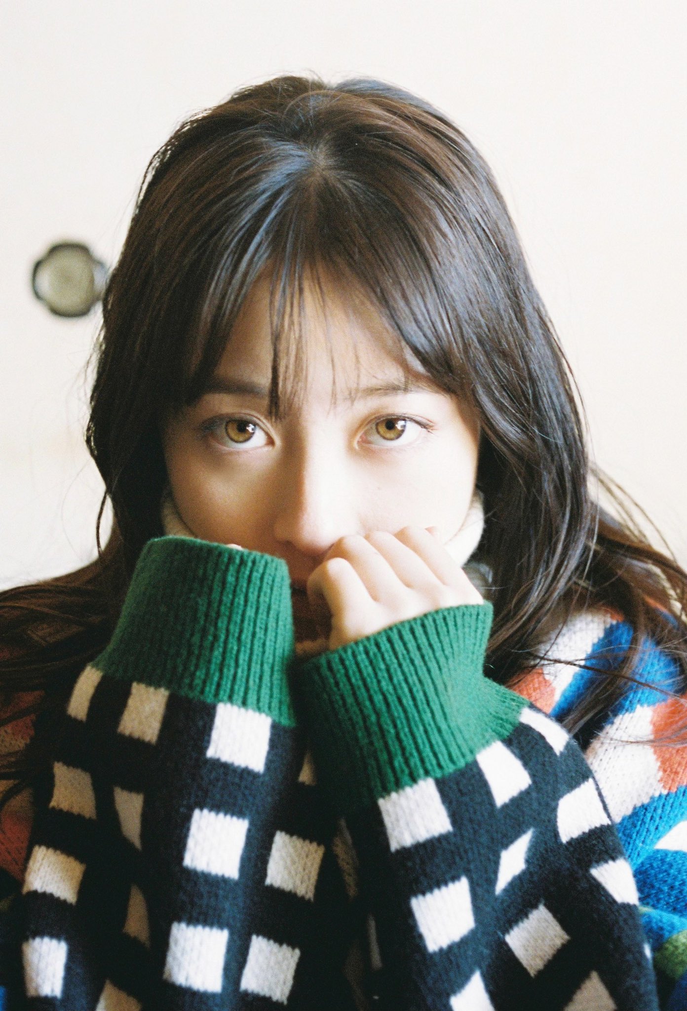 アイコラ 橋本環奈  22歳になりました。 感覚的には、20歳まではすごく長かったのにそこから21歳22歳になるのはすごく早くてびっくりしてます。。  色々な人に支えられ22歳になり、そんな皆様の気持ちに応えられるように頑張りたいと思います。 仕事に誠実に向き合い、そして ...