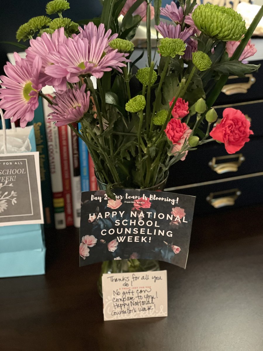 Shunnie1920's tweet photo. Day 2: “Our Team is Blooming” of National School Counseling Week! Grateful for my beautiful bouquet and Chick-fil-A gift card!! Thank you, Andrea Barber AKA BarberClause 😊 and Mrs. Jackson!! #NSCW21 #lsssca1 #allinforallstudents 💙 https://t.co/HPvaYnMJI6