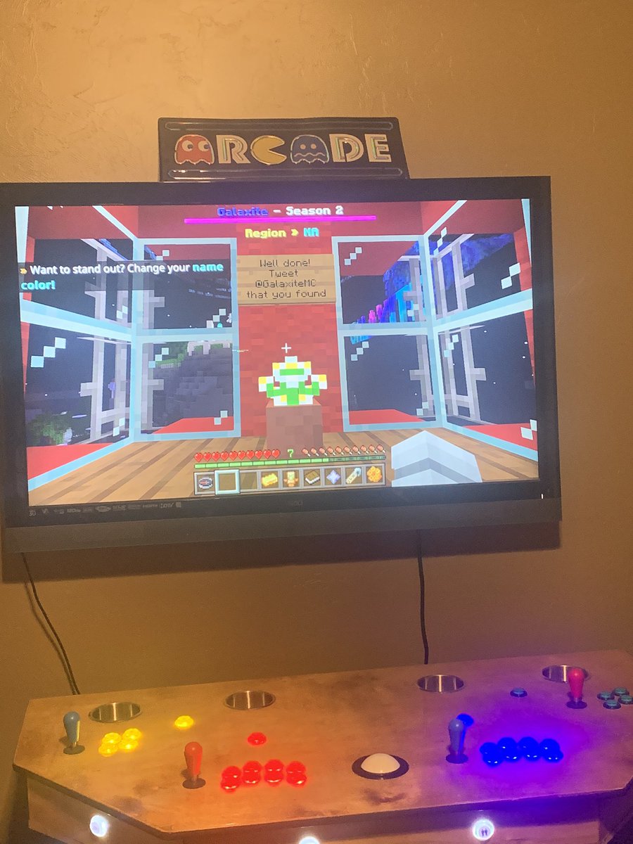 ErinHarry5's tweet photo. @GalaxiteMC liittlecat53 wants you to know he found this! 🌼👍🏼🎮 https://t.co/XRN8HVVZYE