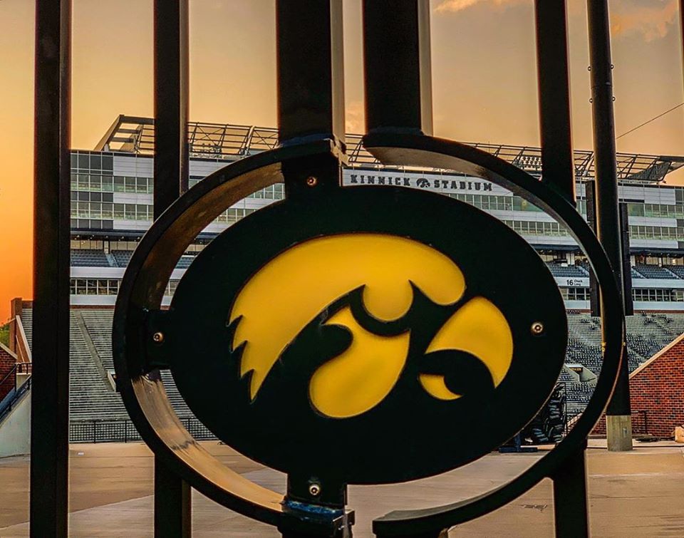 Connect and socialize with fellow Hawkeyes in an upcoming FREE virtual event! Check out what's coming up: foriowa.org/events/