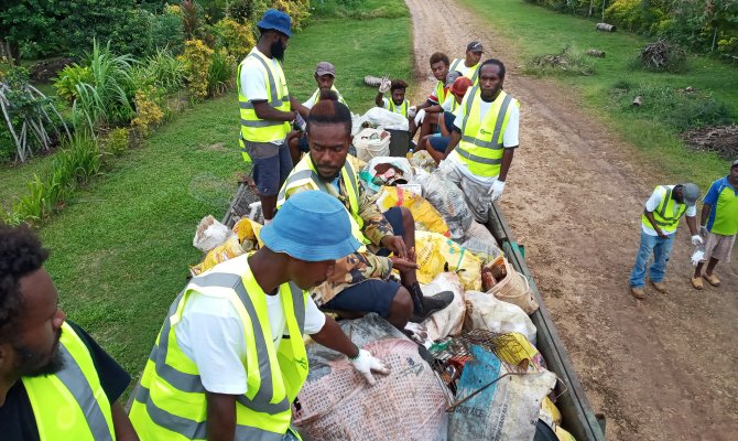 SPREP works with Pacific countries on cleaning up after cyclones

#https://www.environment.gov.to/2021/02/02/dealing-with-disaster-waste-this-tropical-cyclone-season-in-the-pacific/

#wastecleanup <a href="/SprepChannel/">SPREP</a> <a href="/unredd/">UN-REDD Programme</a>