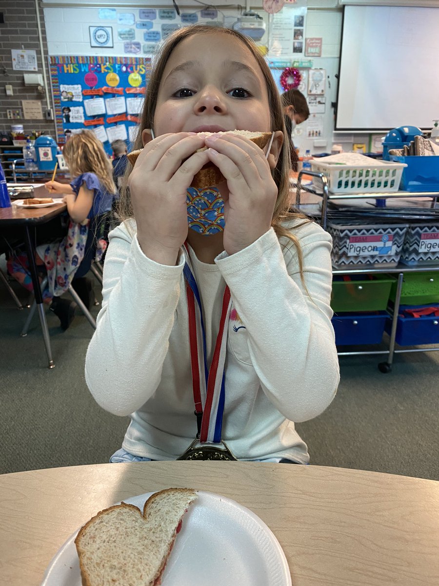 MrsKaminski1's tweet photo. How to writing... how to make peanut butter and jelly! https://t.co/FoYU2Kfehd