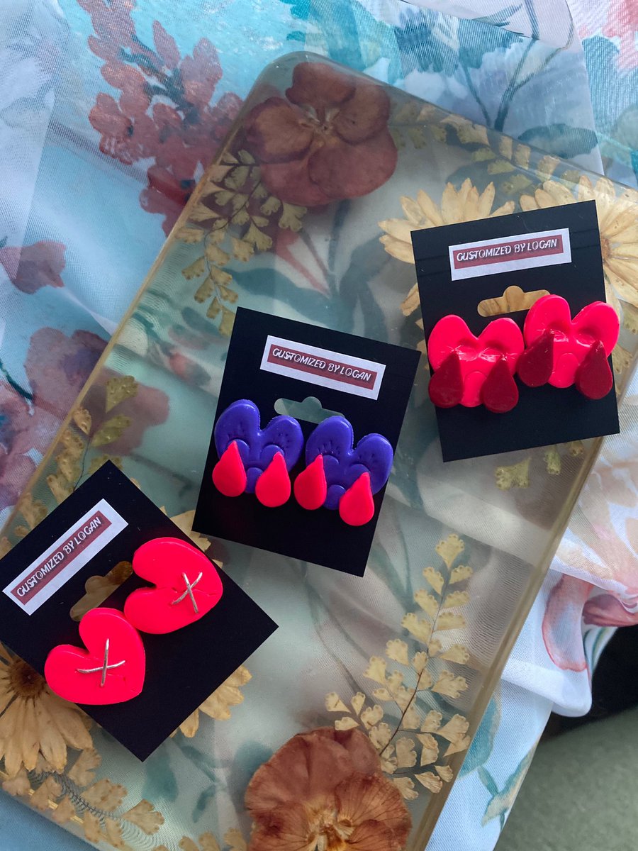 logananhorn's tweet image. 🍓 examples of the new earrings coming TOMORROW 👼🏼 

RT THIS for a $7 discount code in your inbox (this is a new one, guys!) 

That’s GUARANTEED FREE SHIPPING + a discount‼️

CODE IS ONLY AVAILABLE UNTIL 2/14 (VALENTINE’S DAY)

WEBSITE LINK BELOW 🥂 
customizedbylogan.squarespace.com/shop 
💌