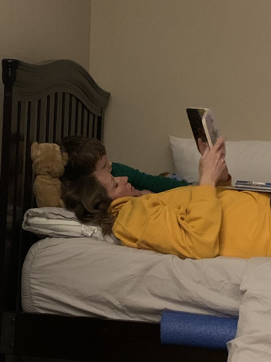 Connor_Falor's tweet photo. Nighttime reading is my favorite! #scholar https://t.co/O5dPl97RiE