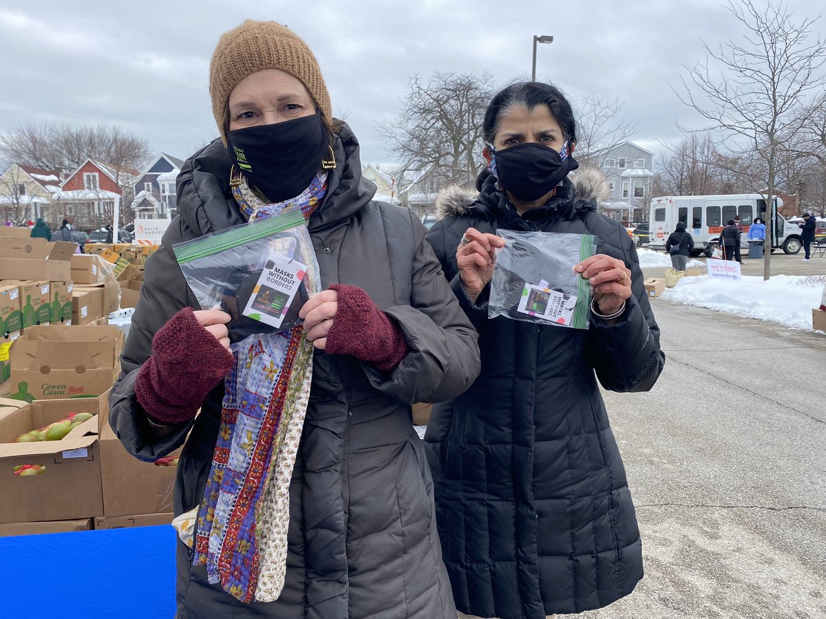 chadnico's tweet photo. Humbled to have the chance to join @chicagofair @SoondraCares at @YMCAChicago’s #McCormickTribune #YMCA #CommunityDay w/@FoodDepository &amp; @CPD_Media providing free #COVID19 tests, food &amp; #FairTrade #WashableMasks #MasksWithoutBorders #FirstTuesdayOfTheMonth #ThisIsTheWork #Proud https://t.co/opVUasAbLz